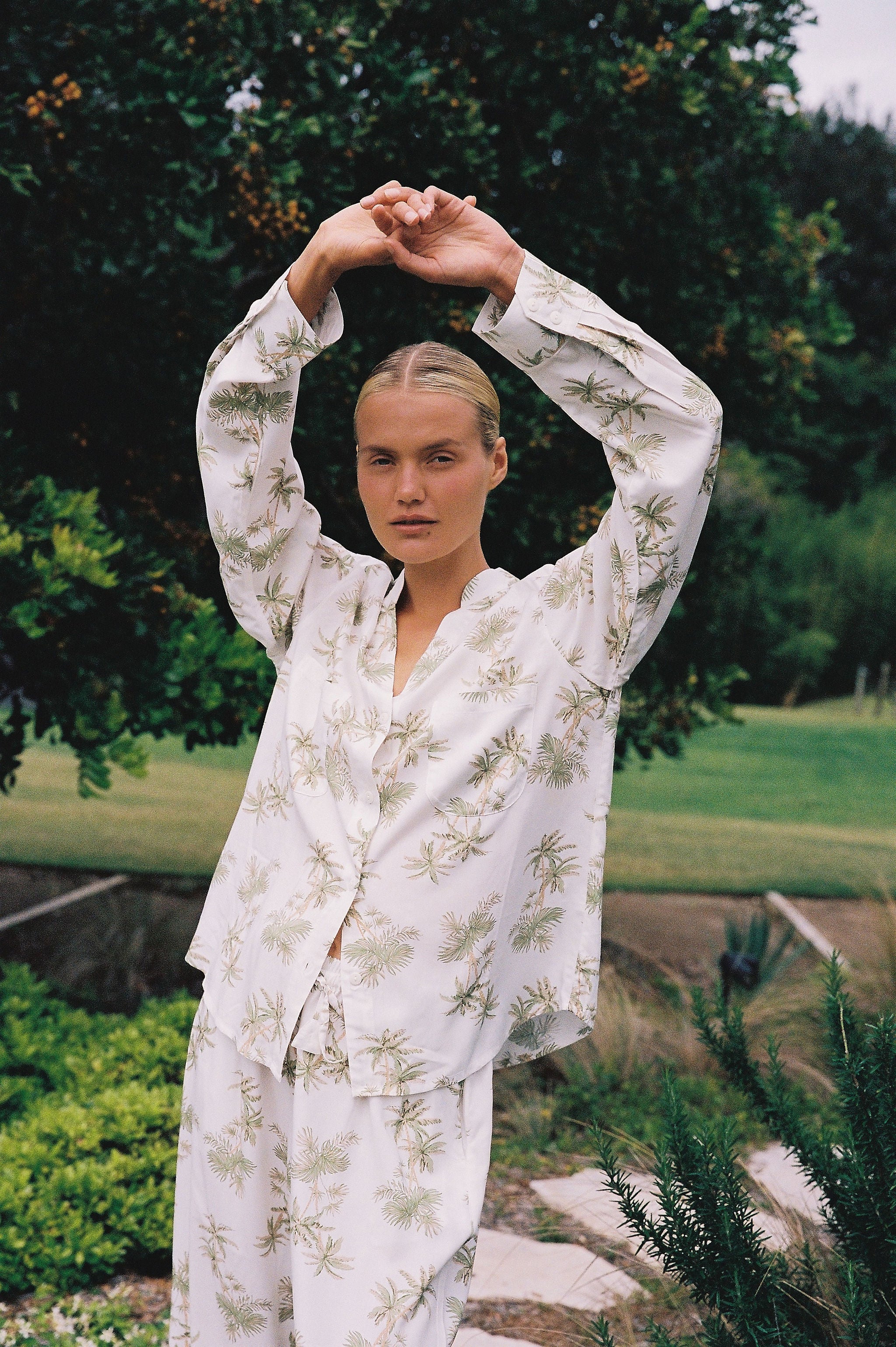 Maggie Pyjama Set - Long - Vintage Palm - Olive - Image 14